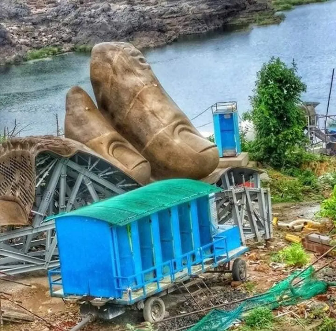 உலகிலே உயரமான சர்தார் பட்டேலின் சிலை அமைக்கும் பணி துவங்கியதிலிருந்து திறந்தது வரை படங்கள்